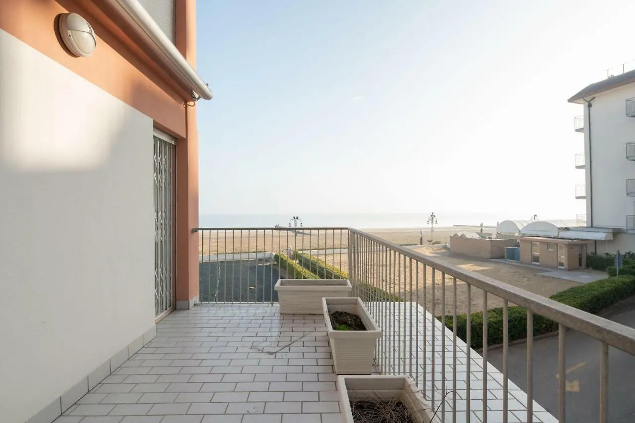 Immobiliare Jvl - Shopping Center Apartment Lido di Jesolo