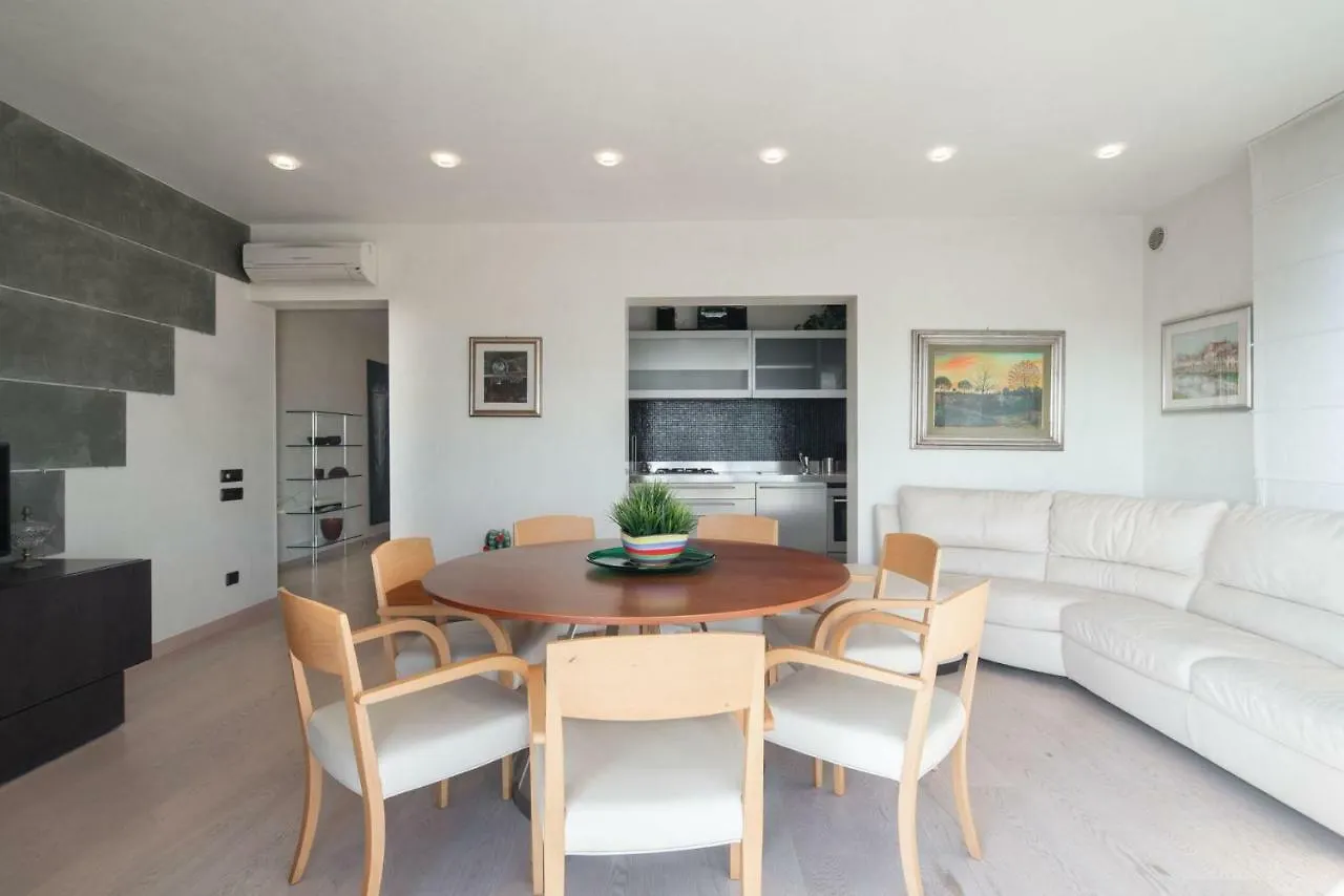 Immobiliare Jvl - Shopping Center Apartment Lido di Jesolo 0*,