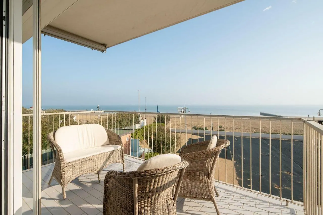 Immobiliare Jvl - Shopping Center Apartment Lido di Jesolo