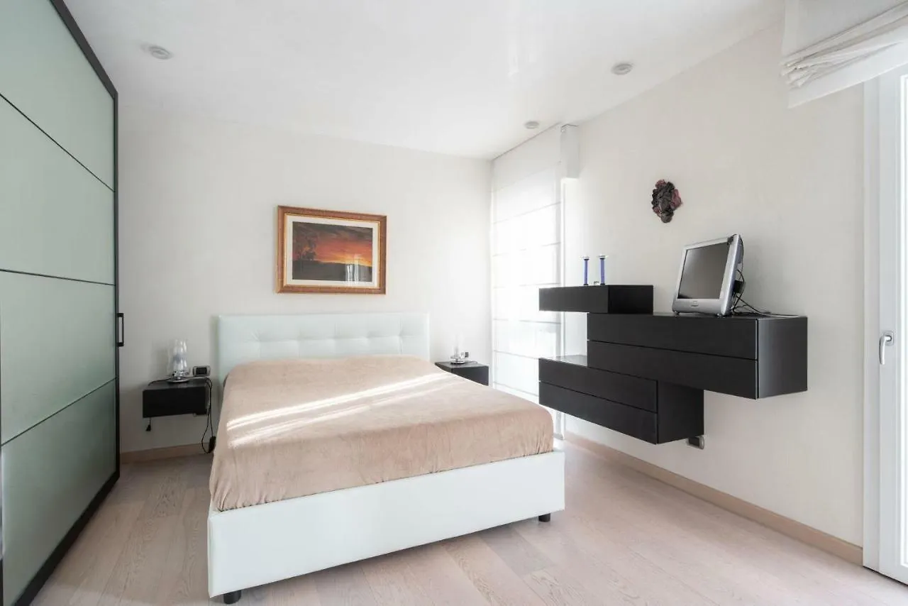 Immobiliare Jvl - Shopping Center Apartment Lido di Jesolo
