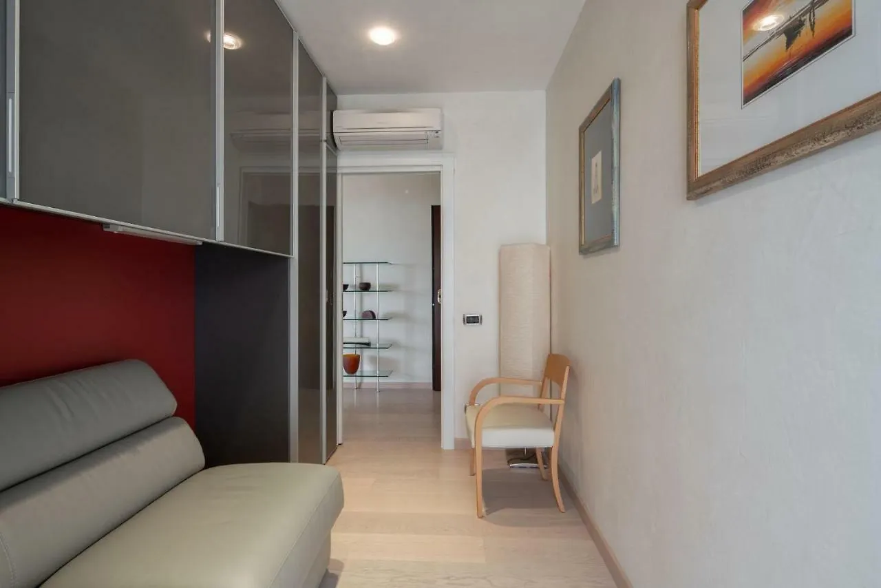 Immobiliare Jvl - Shopping Center Apartment Lido di Jesolo Italy