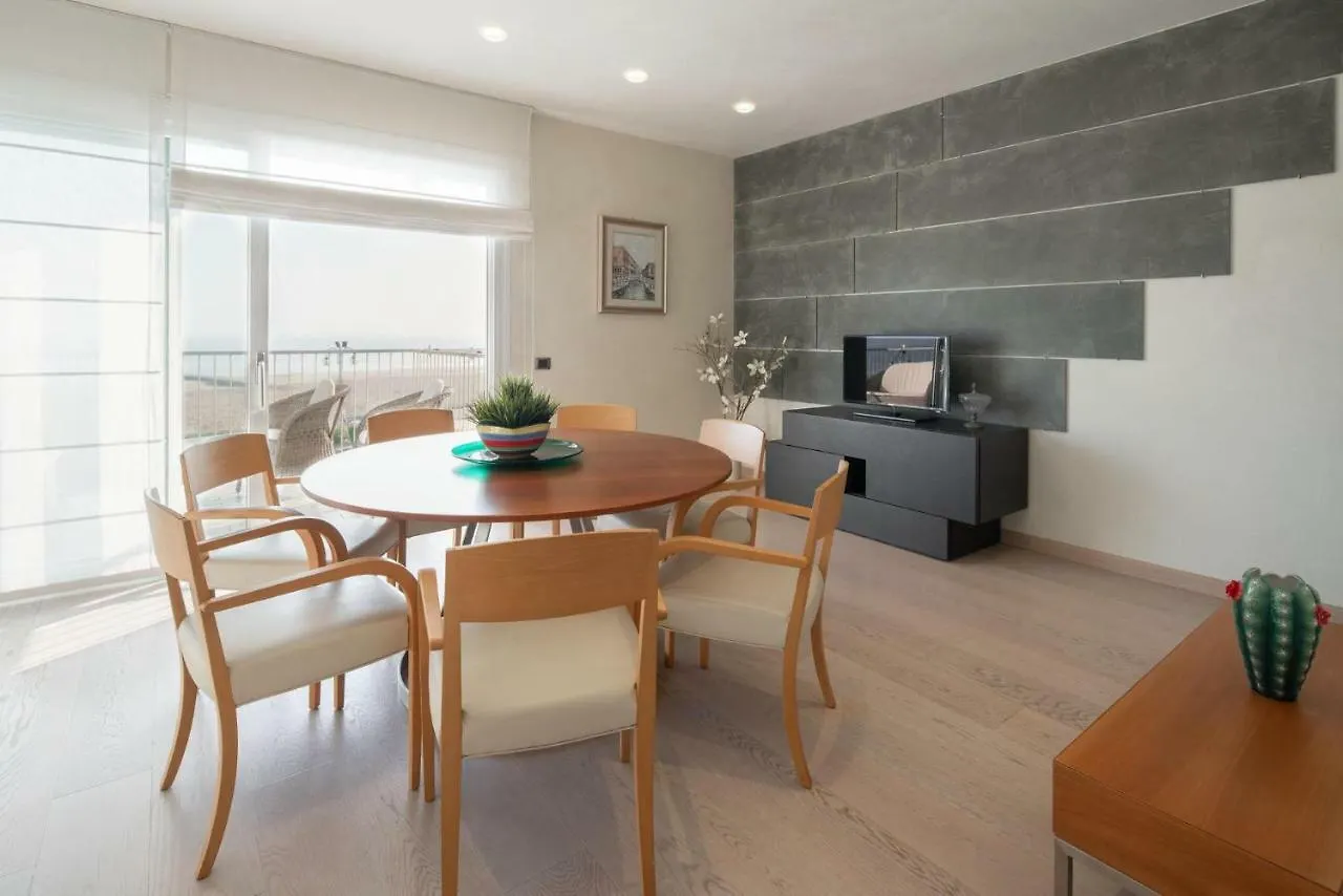 Immobiliare Jvl - Shopping Center Apartment Lido di Jesolo